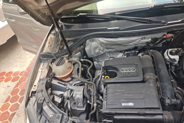Used Audi Q3 2015 30 TFSI Comfort Model Engine Bay Right