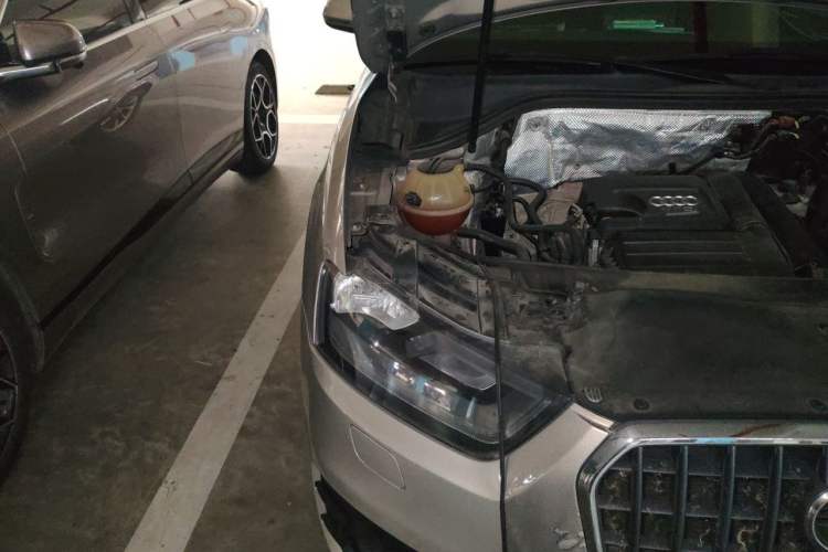 Used Audi Q3 2015 30 TFSI Ambition Edition Engine Bay Right