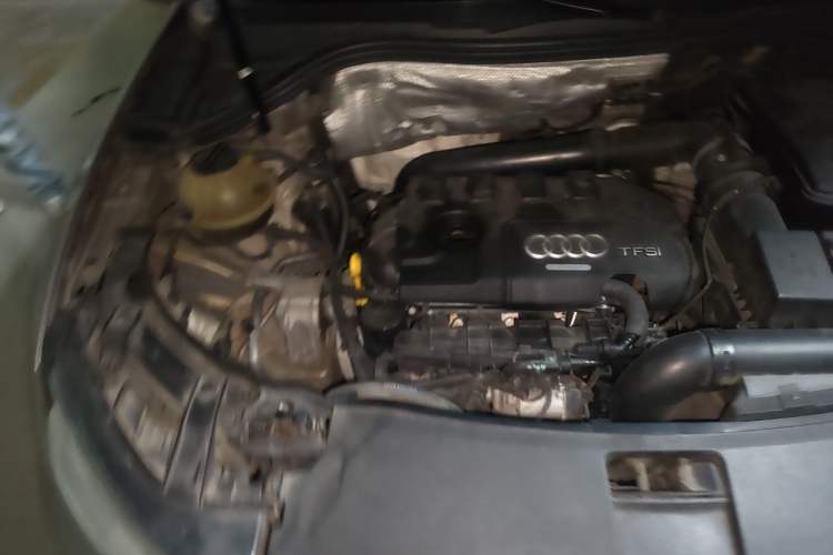 Used Audi Q3 2015 35 TFSI quattro Technology Edition Engine Bay Right