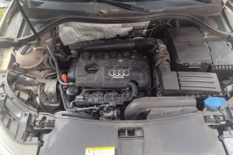 Used Audi Q3 2015 35 TFSI quattro Comfort model Engine Bay