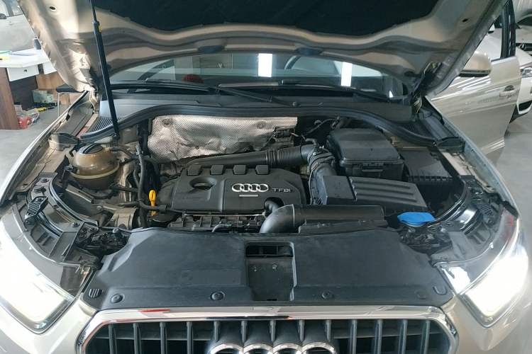 Used Audi Q3 2015 35 TFSI quattro Technology Edition Engine Bay