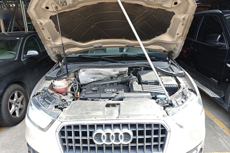 Used Audi Q3 2015 35 TFSI quattro Technology Edition Engine Bay