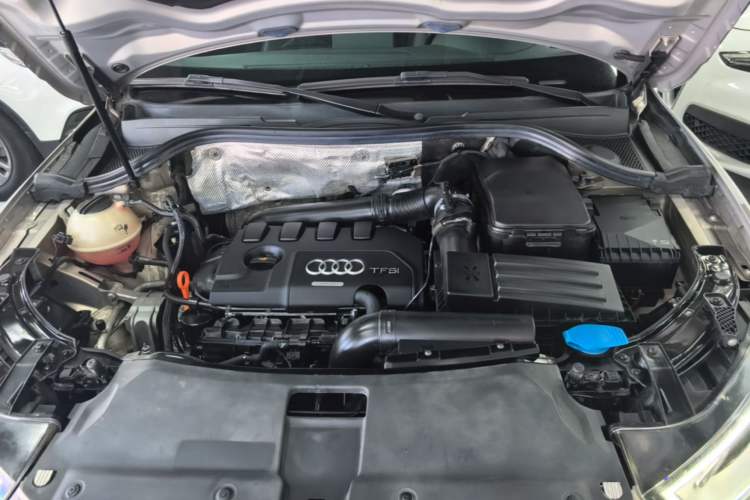 Used Audi Q3 2015 35 TFSI quattro Technology Edition Engine Bay