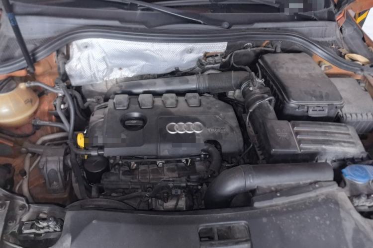 Used Audi Q3 2015 35 TFSI Comfort Model Engine Bay