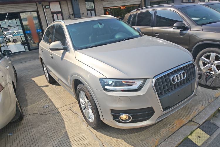 Used Audi Q3 2015 30 TFSI Comfort Model Exterior 1