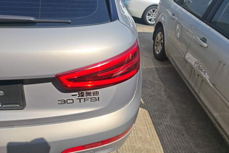 Used Audi Q3 2015 30 TFSI Comfort Model Exterior 3