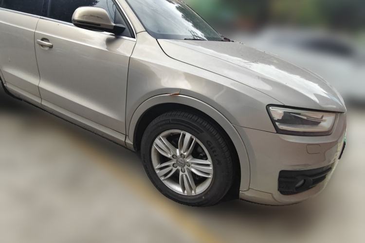 Used Audi Q3 2015 30 TFSI Comfort Model Front Right 45 Deg