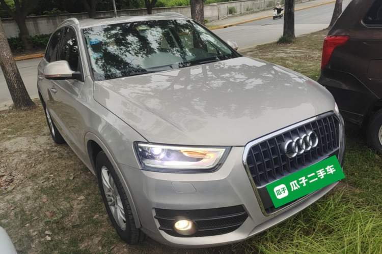 Used Audi Q3 2015 35 TFSI Comfort Model Front Right 45 Deg