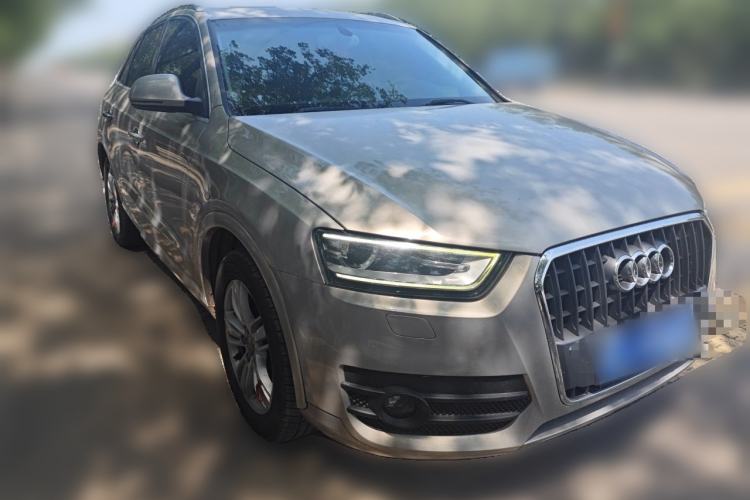 Used Audi Q3 2015 30 TFSI Comfort Model Front Right 45 Deg