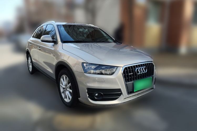 Used Audi Q3 2015 30 TFSI Ambition Edition Front Right 45 Deg