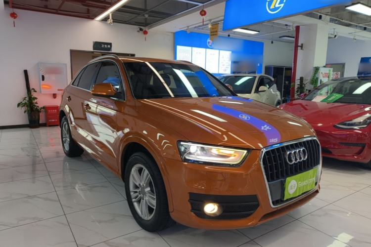 Used Audi Q3 2015 35 TFSI Comfort Model Front Right 45 Deg