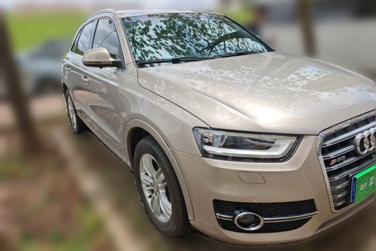 Used Audi Q3 2015 35 TFSI quattro Comfort model Front Right 45 Deg