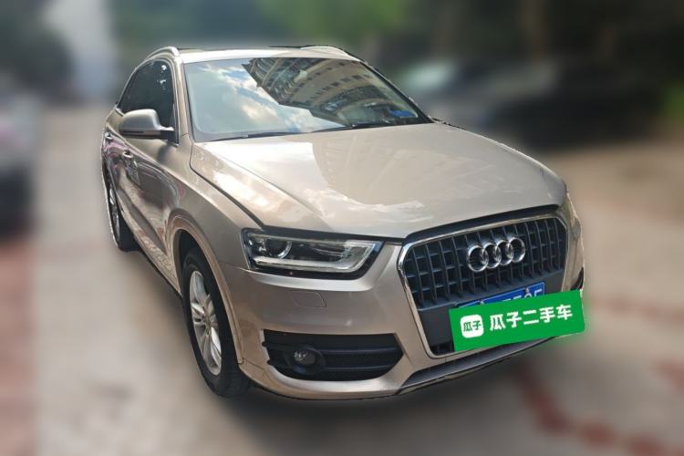 Used Audi Q3 2015 30 TFSI Comfort Model Front Right 45 Deg