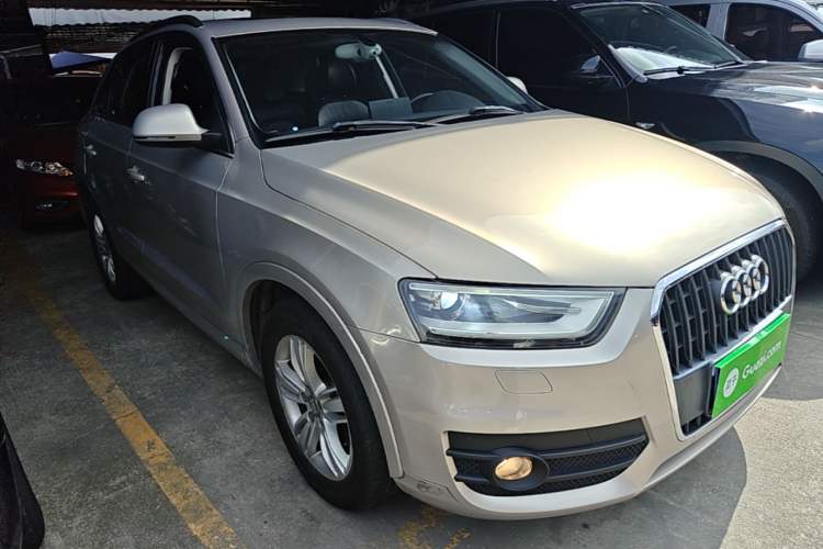 Used Audi Q3 2015 35 TFSI quattro Technology Edition Front Right 45 Deg