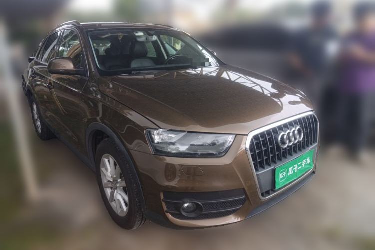 Used Audi Q3 2015 35 TFSI Ambition Edition Front Right 45 Deg