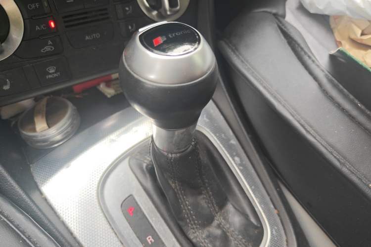 Used Audi Q3 2015 35 TFSI Comfort Model Gear Lever