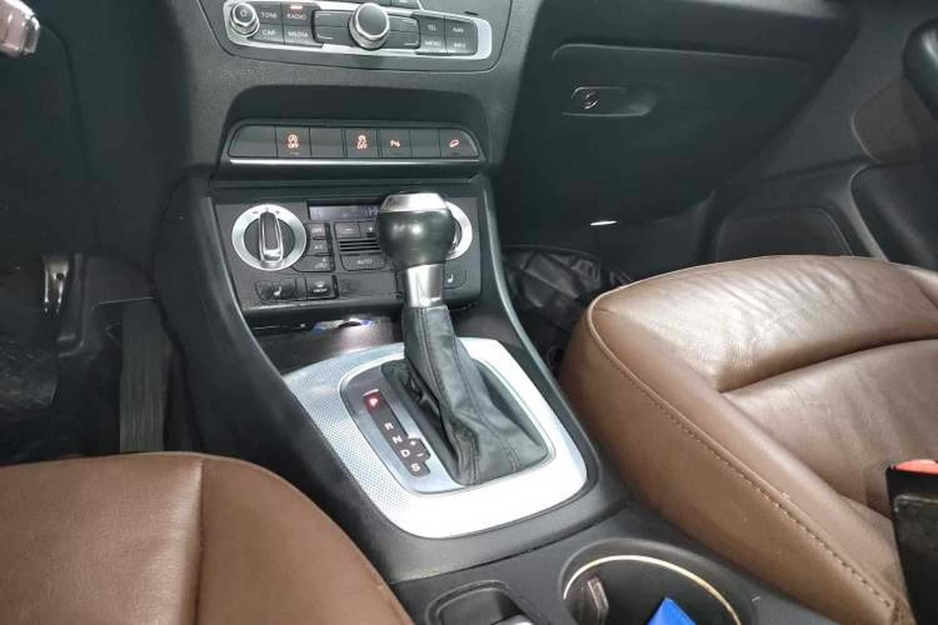 Used Audi Q3 2015 35 TFSI quattro Technology Edition Gear Lever