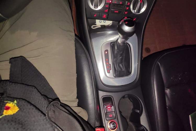 Used Audi Q3 2015 35 TFSI Comfort Model Gear Lever
