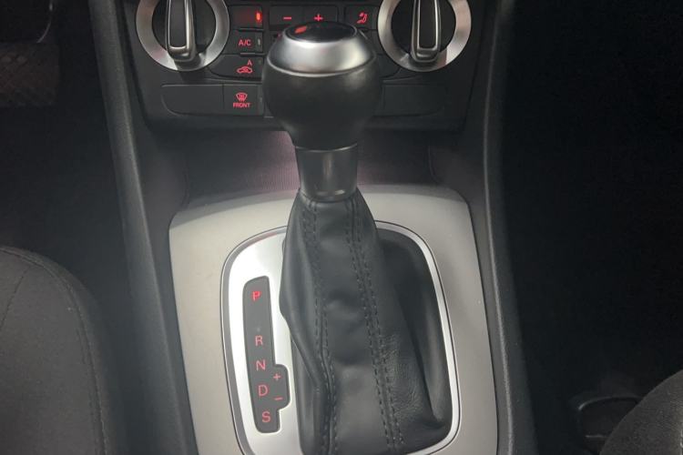 Used Audi Q3 2015 30 TFSI Ambition Edition Gear Lever