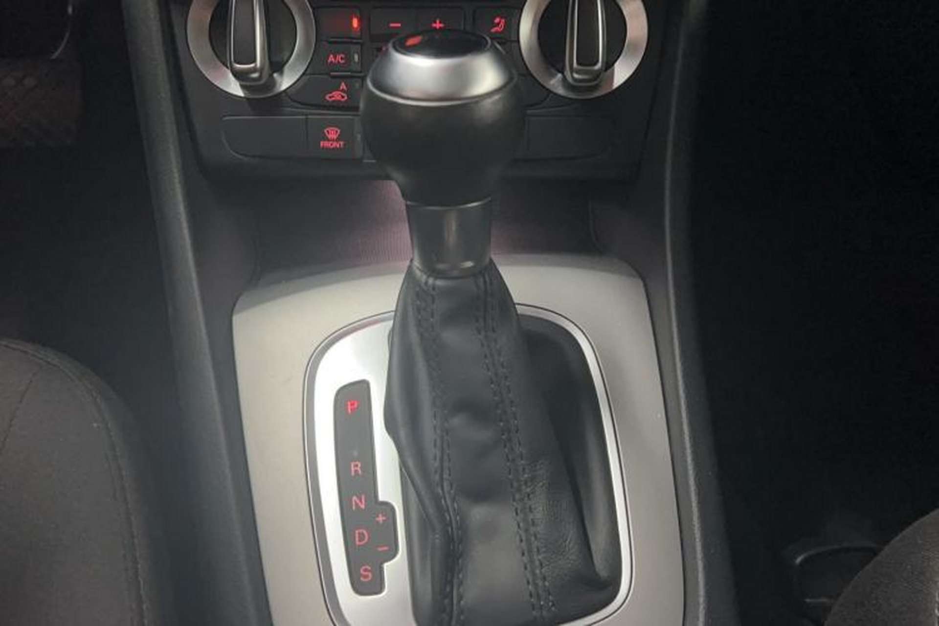 Used Audi Q3 2015 30 TFSI Ambition Edition Gear Lever