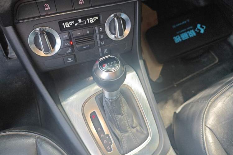 Used Audi Q3 2015 30 TFSI Comfort Model Gear Lever
