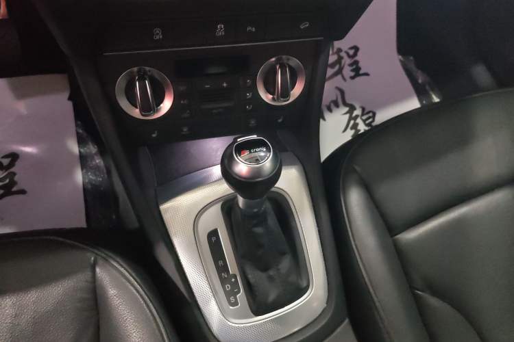 Used Audi Q3 2015 35 TFSI quattro Technology Edition Gear Lever
