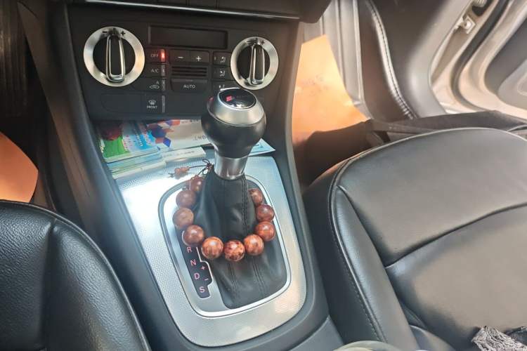 Used Audi Q3 2015 30 TFSI Comfort Model Gear Lever
