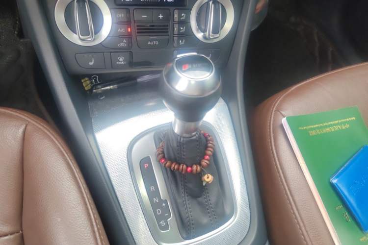 Used Audi Q3 2015 35 TFSI Millionth Anniversary Comfort Model Gear Lever