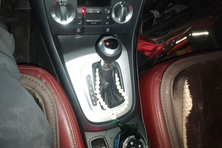 Used Audi Q3 2015 35 TFSI Millionth Anniversary Intelligent Edition Gear Lever