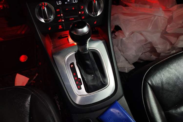 Used Audi Q3 2015 35 TFSI Comfort Model Gear Lever