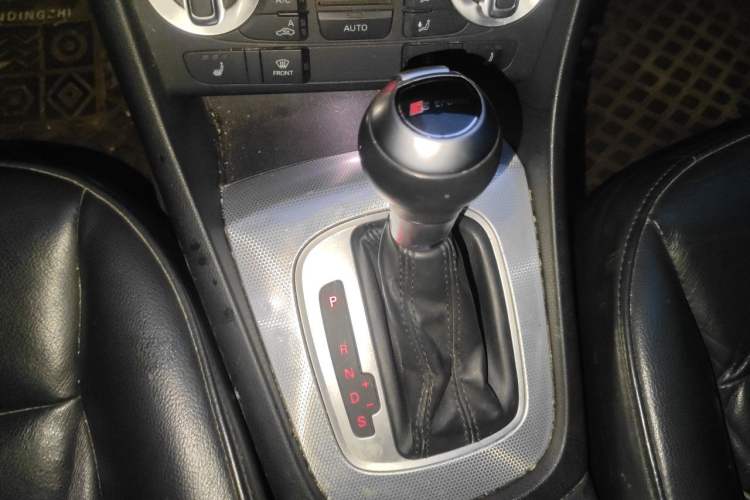 Used Audi Q3 2015 35 TFSI Millionth Anniversary Comfort Model Gear Lever