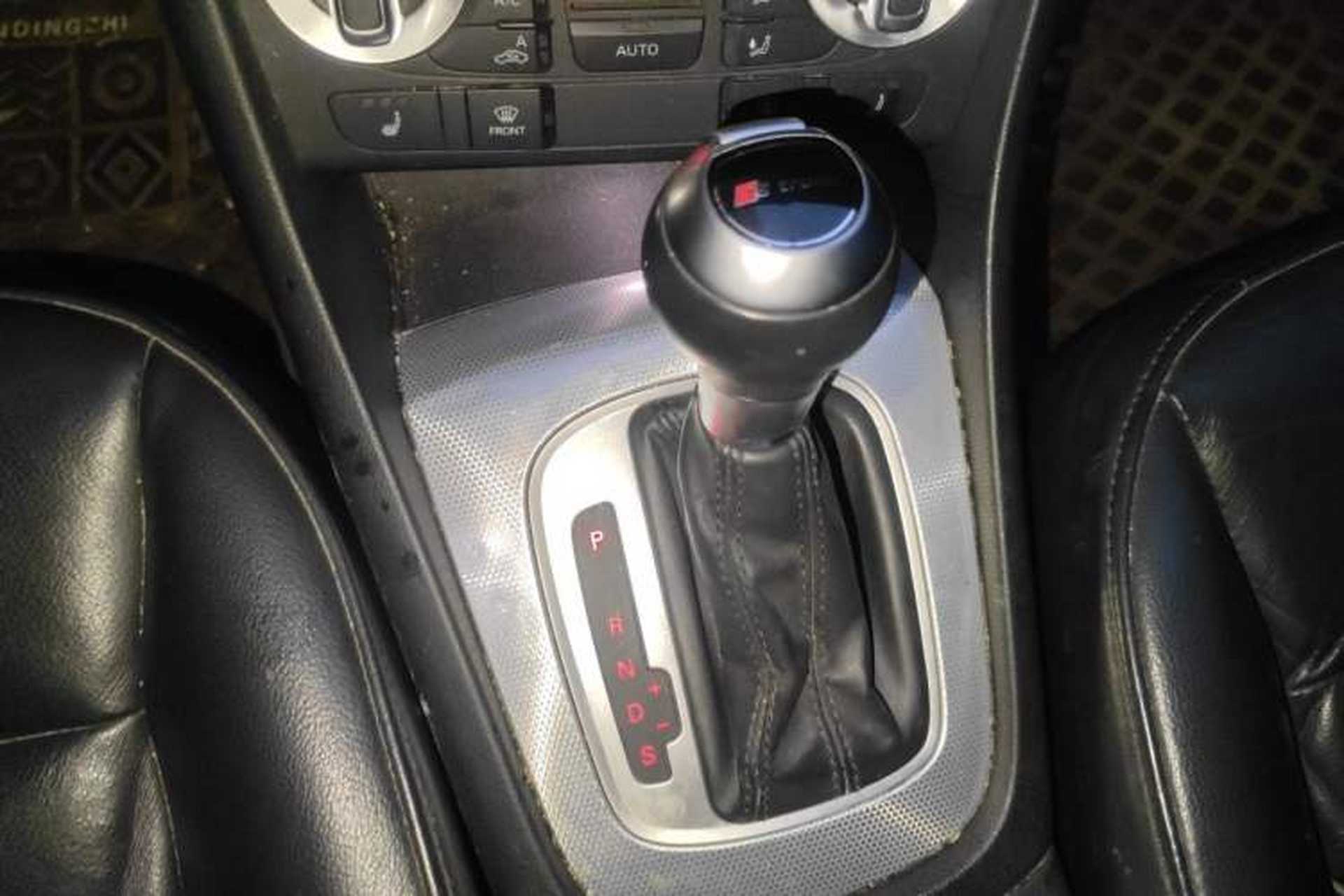 Used Audi Q3 2015 35 TFSI Millionth Anniversary Comfort Model Gear Lever