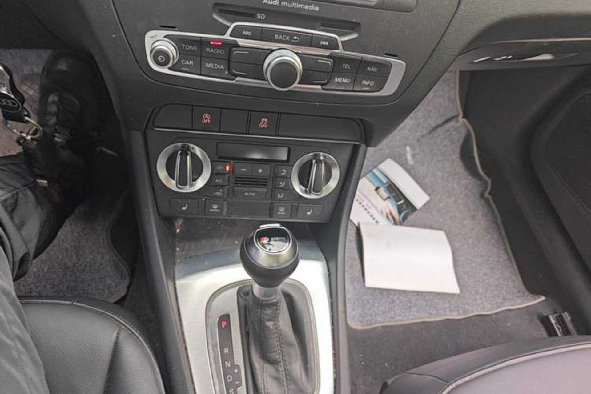 Used Audi Q3 2015 35 TFSI Ambition Edition Gear Lever