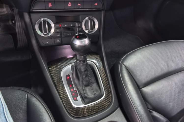 Used Audi Q3 2015 35 TFSI quattro Technology Edition Gear Lever