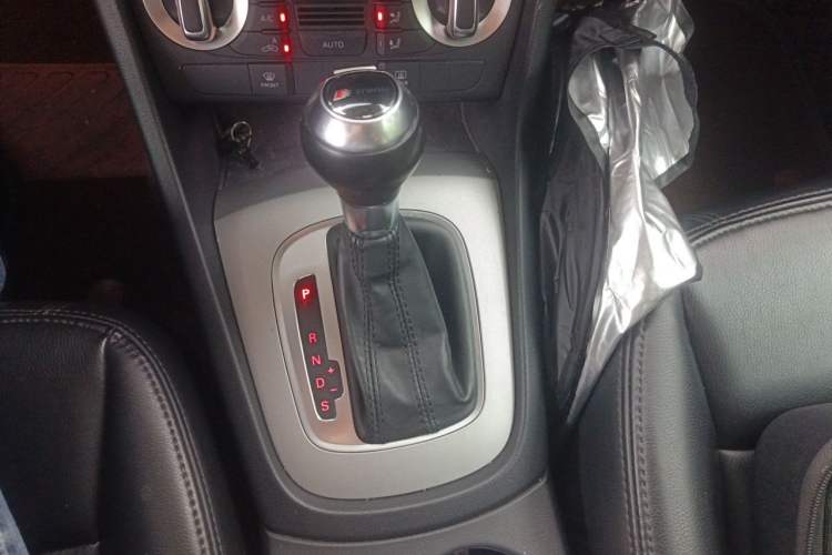 Used Audi Q3 2015 35 TFSI Ambition Edition Gear Lever