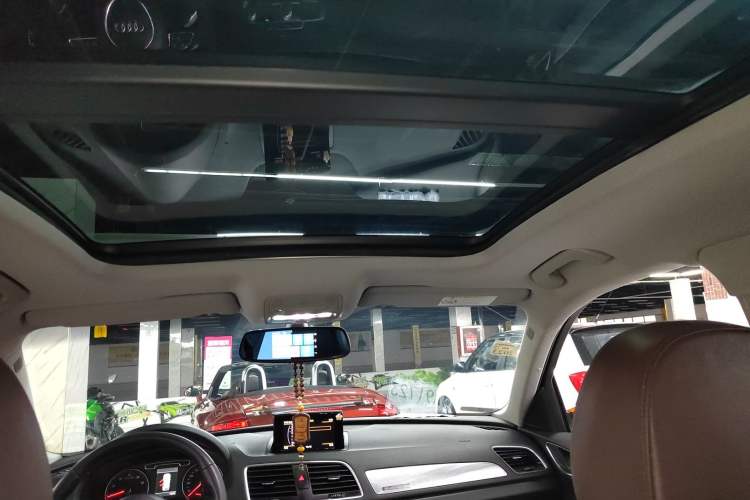 Used Audi Q3 2015 35 TFSI quattro Technology Edition Headliner