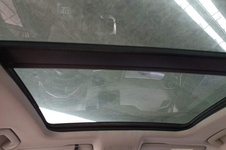 Used Audi Q3 2015 35 TFSI Comfort Model Headliner