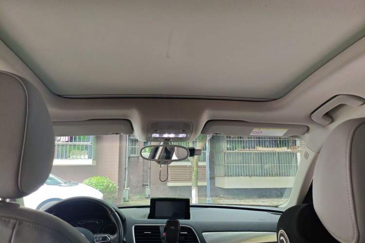 Used Audi Q3 2015 35 TFSI Comfort Model Headliner