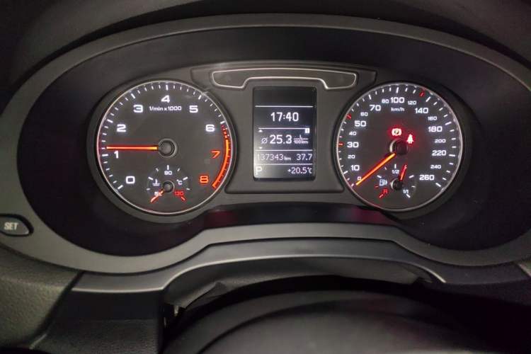Used Audi Q3 2015 35 TFSI Comfort Model Instrument Cluster