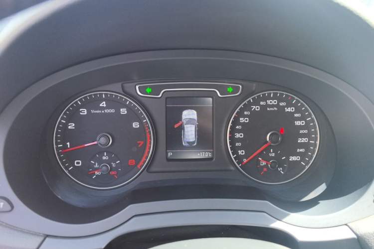 Used Audi Q3 2015 35 TFSI quattro Luxury Edition Instrument Cluster