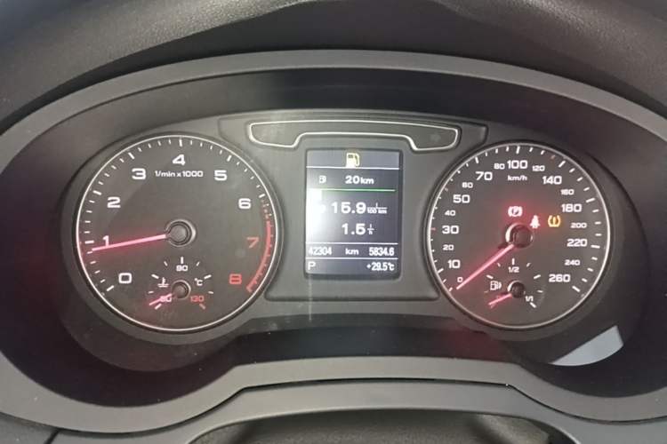 Used Audi Q3 2015 35 TFSI quattro Technology Edition Instrument Cluster