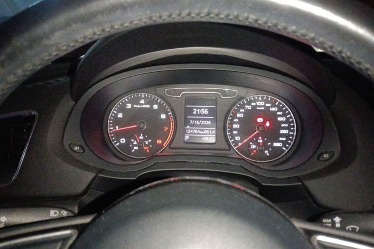 Used Audi Q3 2015 35 TFSI Comfort Model Instrument Cluster