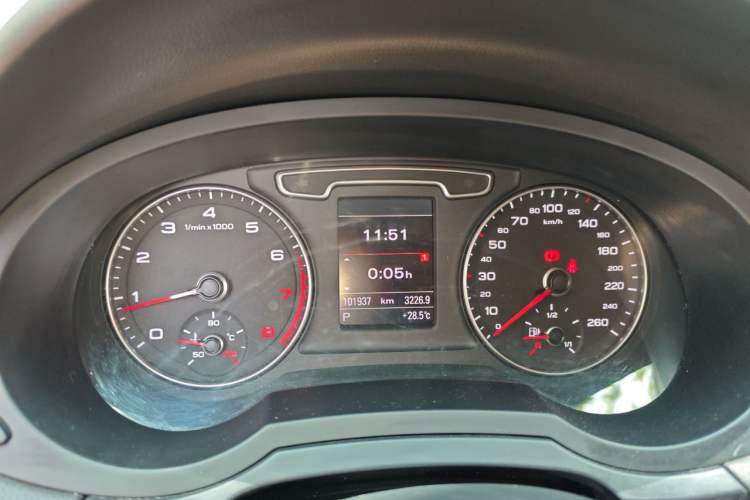Used Audi Q3 2015 35 TFSI quattro Comfort model Instrument Cluster