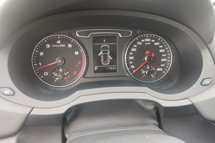 Used Audi Q3 2015 30 TFSI Ambition Edition Instrument Cluster