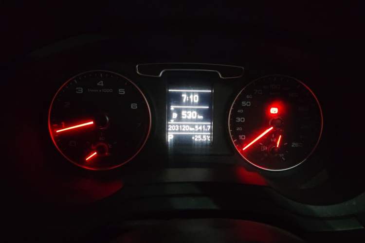 Used Audi Q3 2015 30 TFSI Ambition Edition Instrument Cluster