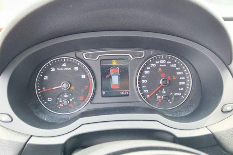 Used Audi Q3 2015 35 TFSI quattro Technology Edition Instrument Cluster