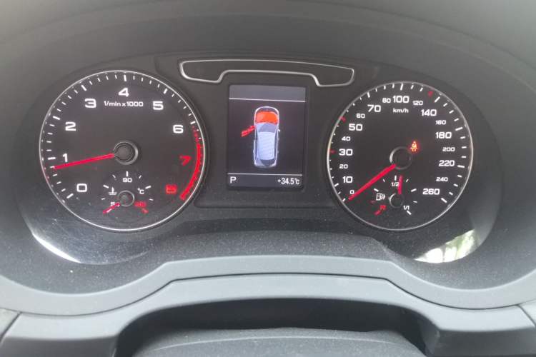 Used Audi Q3 2015 35 TFSI quattro Comfort model Instrument Cluster
