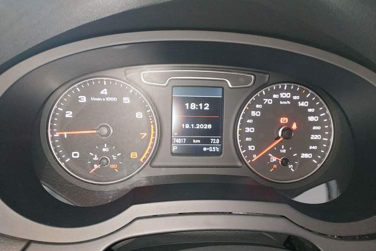 Used Audi Q3 2015 35 TFSI quattro Technology Edition Instrument Cluster