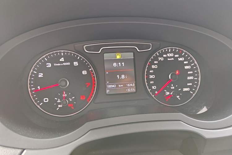 Used Audi Q3 2015 35 TFSI quattro Technology Edition Instrument Cluster
