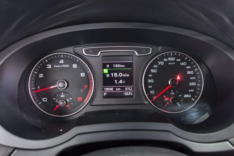 Used Audi Q3 2015 35 TFSI quattro Technology Edition Instrument Cluster